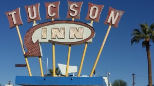 the tucson inn neon sign